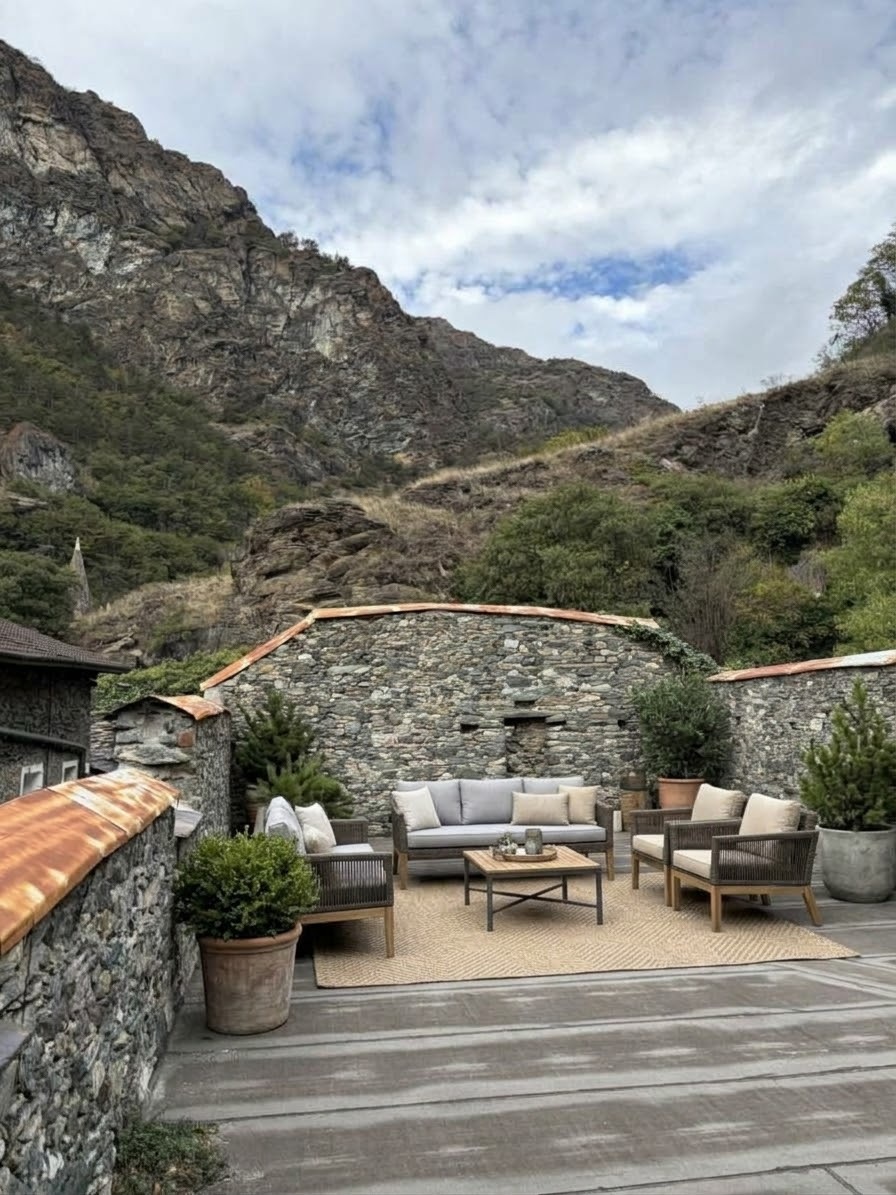 Panoramisch terras met uitzicht op de bergen